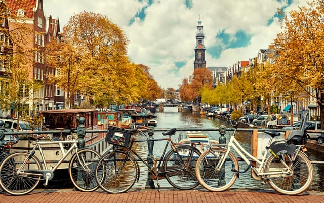 Amsterdam Travel Guide: Canals, Culture, Food & the Best Things to Do